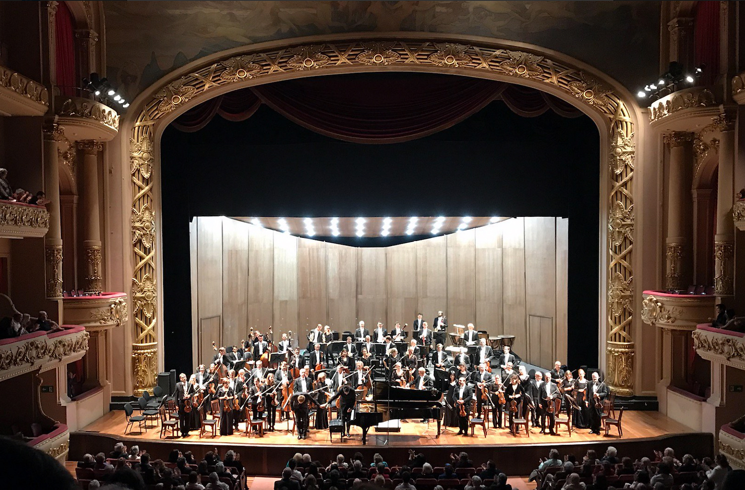 Michael Sanderling and the Dresden Philharmonic in South America