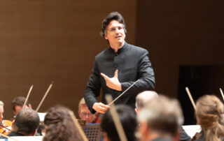 Michael Sanderling with the Dresden Philharmonic in Asia